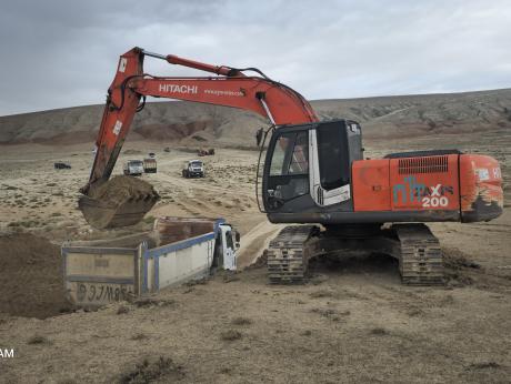 Hitachi, ZAXIS 200