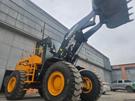 Hyundai, HL667VL 